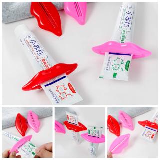 Dụng cụ nặn kem đánh răng hình đôi môi