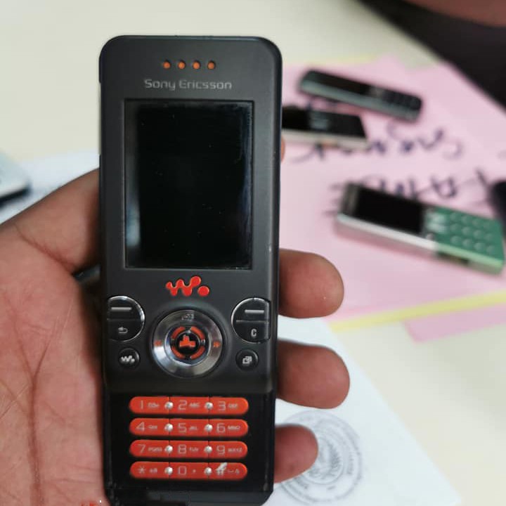 ĐIỆN THOẠI SONY ERICSSON W580I NẮP TRƯỢT