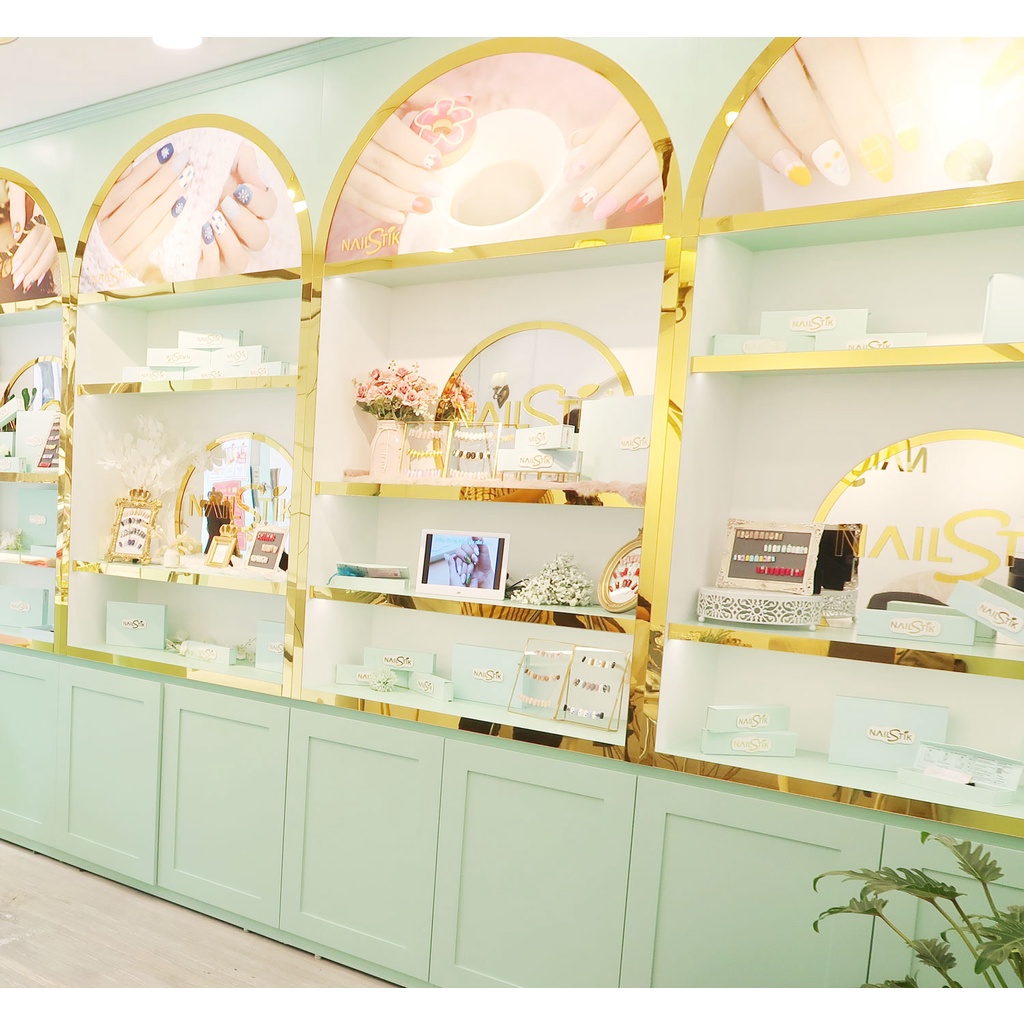 Móng úp thiết kế by NAILSTIK, thạch đủ màu