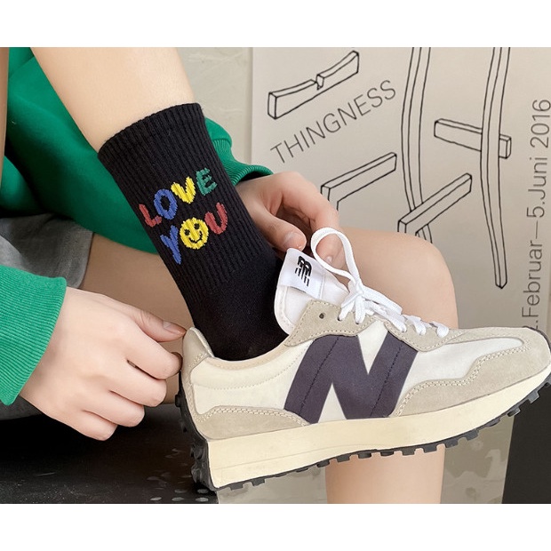 Vớ Tất hoạ tiết mặt cười cổ cao Nam Nữ phong cách thể thao, năng động.