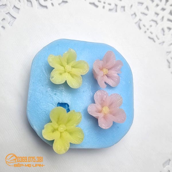 Khuôn silicon vỉ 4 bông hoa mai nhí V43