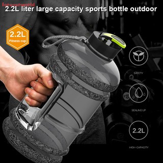 Bình nước có dung tích lớn 2.2L dành cho người tập gym