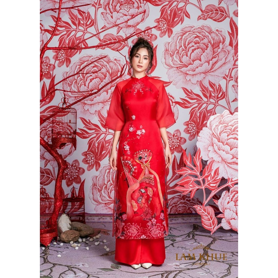 Áo dài cách tân đỏ đính kết kim sa nổi bật chất liệu tơ 4 tà suôn mềm mịn