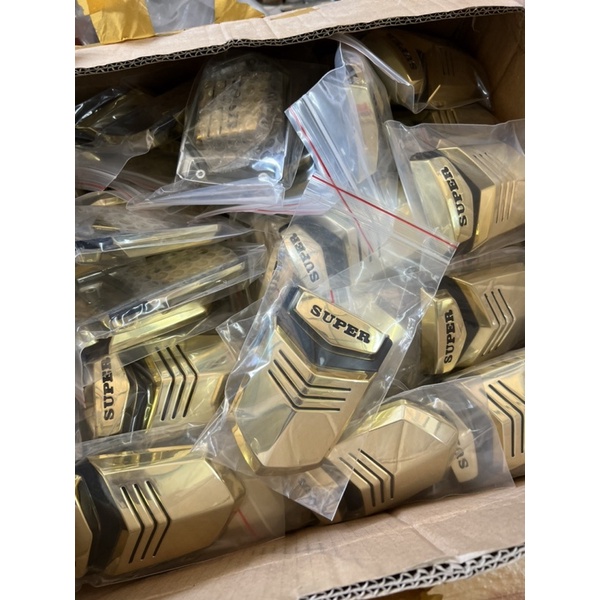 Mặt nạ và cdi super dream vàng