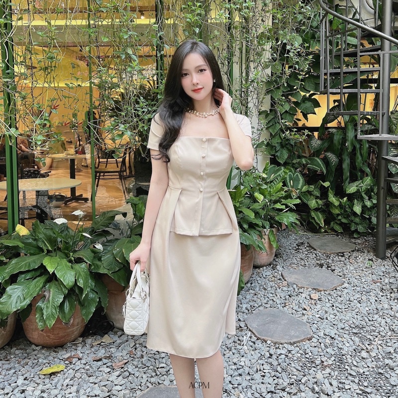 Ciara dress / Váy ngắn tay dáng xoè phối cúc trang trí