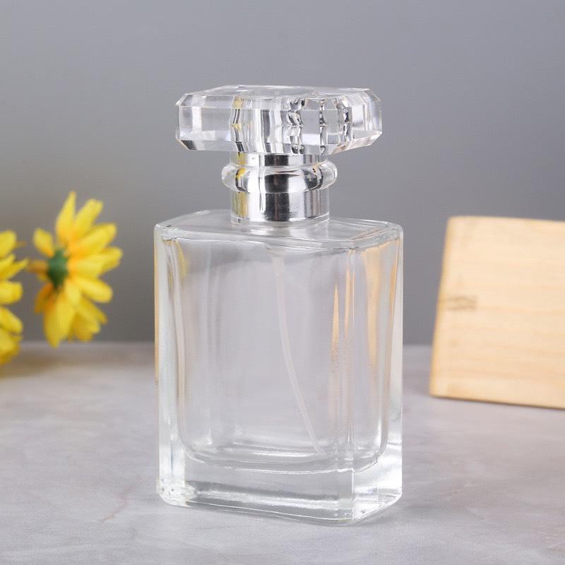 [HCM] Chai chiết nước hoa 30ml, 50ml thủy tinh CoCo vòi phun sương sang trọng