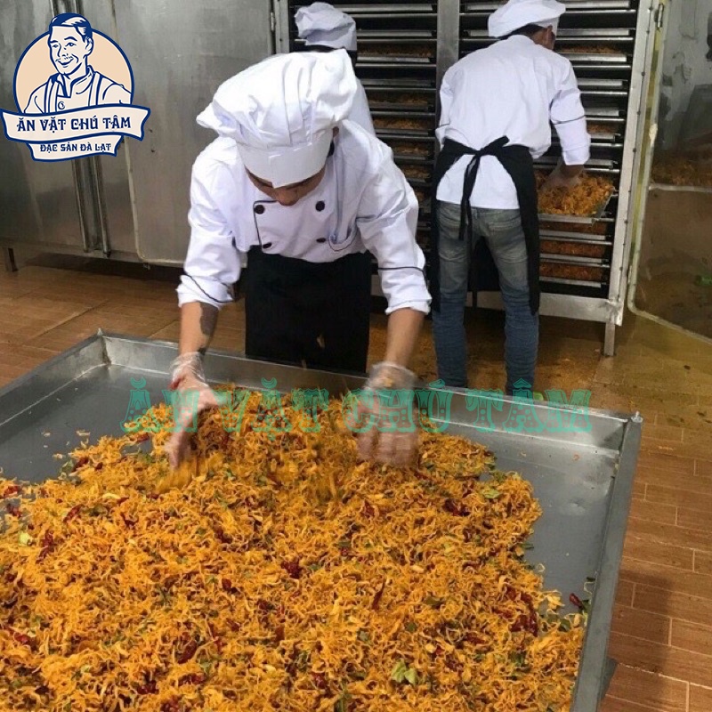 khô gà lá chanh 300gr , đồ ăn vặt handmade Chú Tâm đặc sản Đà Lạt, khô gà thơm ngon vị gia truyền đảm bảo vệ VSATTP | BigBuy360 - bigbuy360.vn
