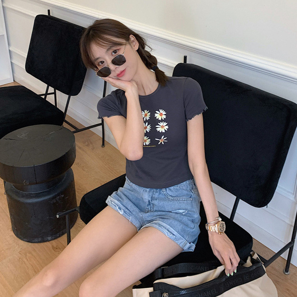 Áo croptop cotton họa tiết hoa cúc xinh xắn cho nữ