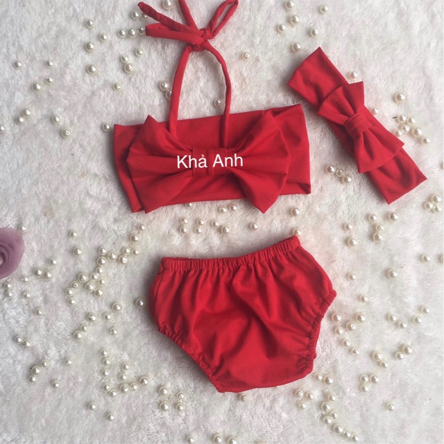 Bikini đi biển chụp hình siêu xinh cho bé