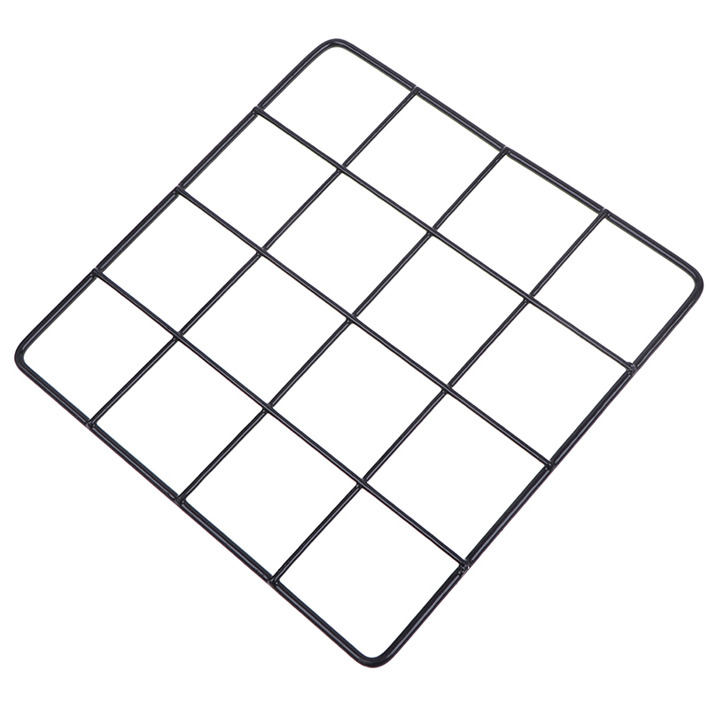 Bộ Khung Lưới Với Màn Hình Treo Tường