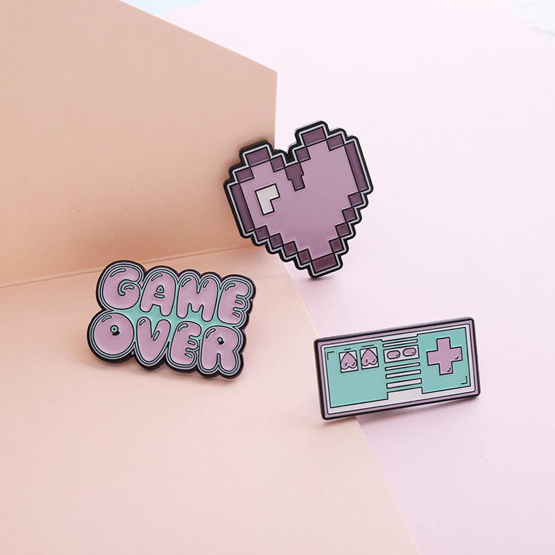 Ghim Cài Áo Hình Tay Cầm Điều Khiển Chơi Game Love Pixel Game Sáng Tạo Cổ Điển Cho Nam Và Nữ INS