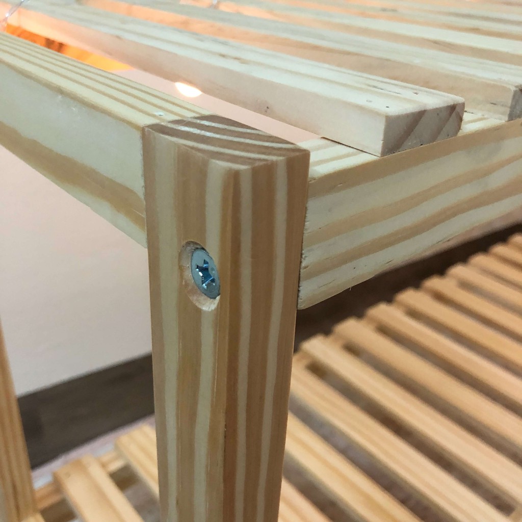 Kệ gỗ 2 tầng gỗ thông tự nhiên trang trí phòng có ren kim loại siêu chắc chắn