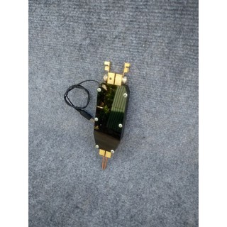 Tay hàn cell pin
