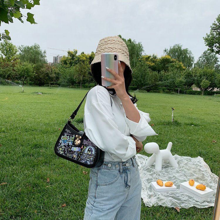 Túi Xách Đeo Vai In Họa Tiết Graffiti Phong Cách Retro Thời Trang | BigBuy360 - bigbuy360.vn