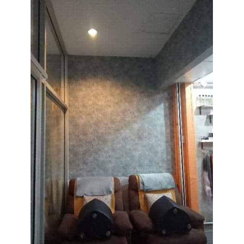 Cuộn giấy dán tường giả bê tông xi măng, có sẵn keo mặt sau, kích thước: 0.45x10m/cuộn