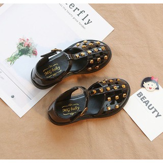 GIÀY SANDAL TÁN ĐINH CỰC CHẤT