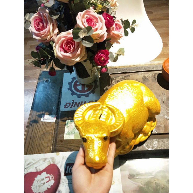 Trâu vàng tiết kiệm may mắn tài lộc