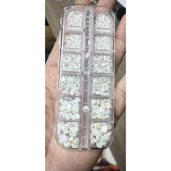 Khay Phụ Kiện Trai Nửa Màu Trắng Mix Size
