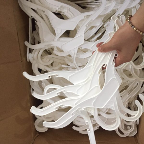 móc áo chó mèo bằng nhựa