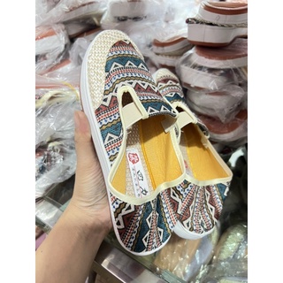 Giày thổ cẩm boho vintage