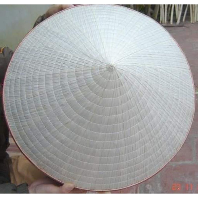 Nón lá 3 lớp loại đẹp ,gồm quai nón ,nón đã quang dầu ( sỉ giá rẻ 036 361 7811 )