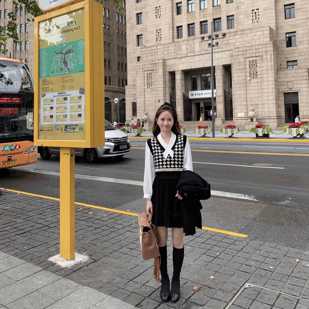 Áo vest cổ chữ v đính đá phong cách retro thanh lịch