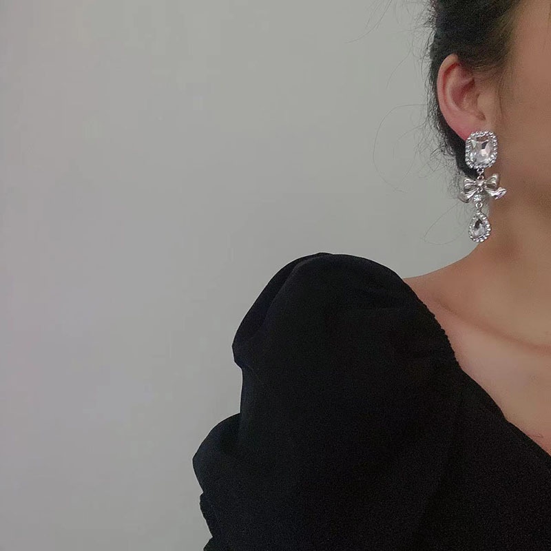 Bông Tai Hình Nơ Đính Đá Lấp Lánh Cao Cấp Thời Trang