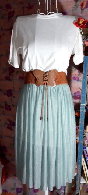 Thanh lý tủ đồ đầm váy áo