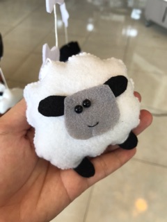 Treo nôi cừu đen trắng