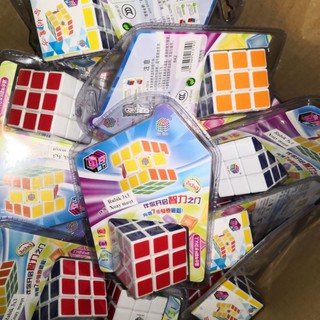 Rubik 3x3 He Shiu Viền Trắng xoay mượt