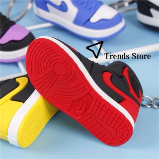 Móc khoá giày sneaker AJ1  3D tỉ lệ 1:6