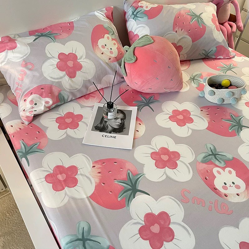 Set ga gối cotton poly nhập khẩu hoa trắng dâu tây mới ,chất đẹp