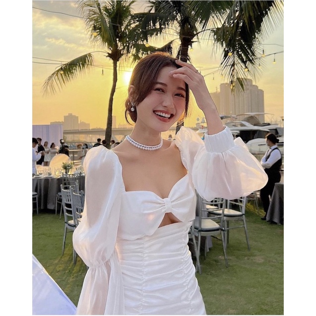 ĐẦM BODY TRẮNG CUT OUT NGỰC NHÚN TAY KHÚC PHỒNG