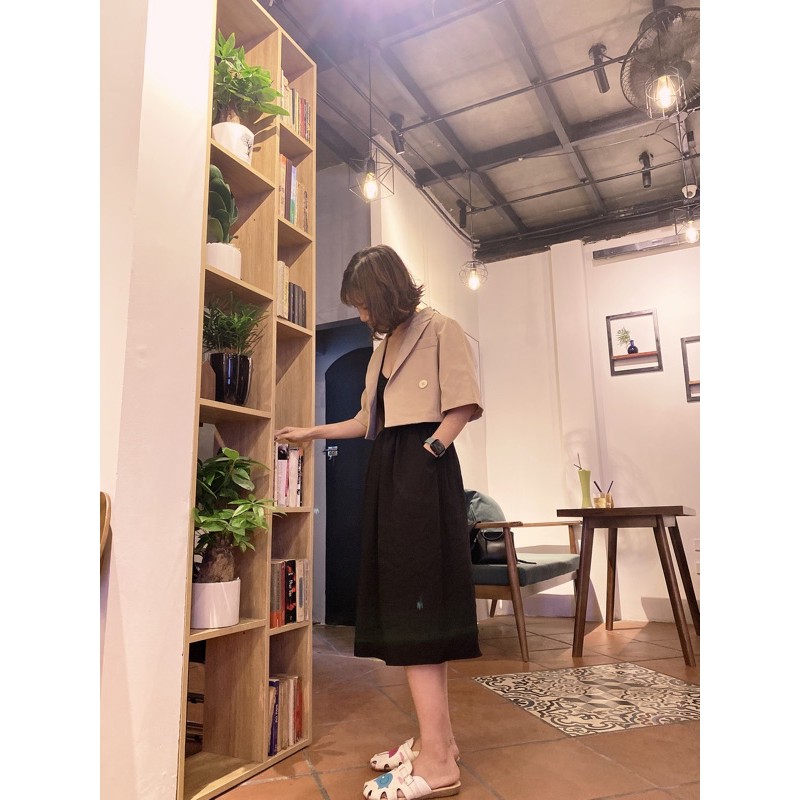 Váy đen cúp ngực 2 túi