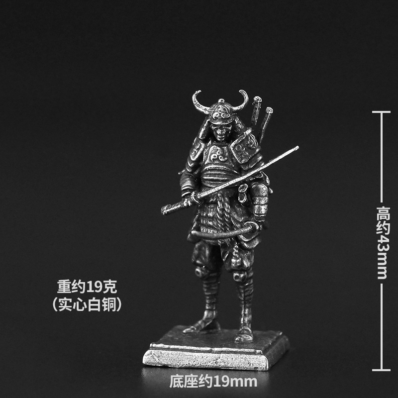 Mô Hình Đầu Lâu Người Lính Samurai Cổ Đại Bằng Kim Loại Để Bàn Trang Trí
