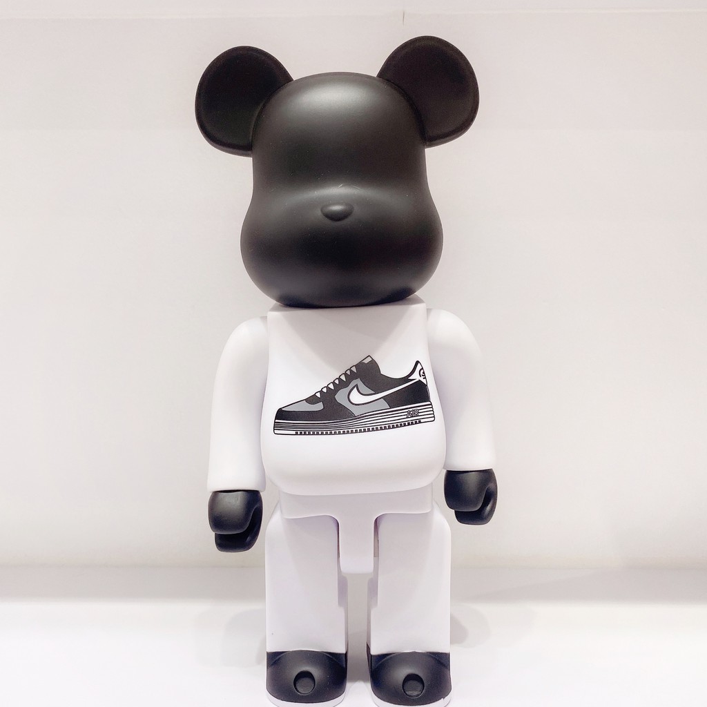 Tượng Bearbrick Sneakers 400%