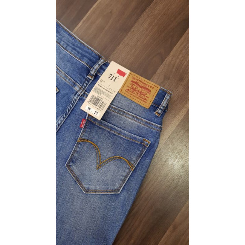 quần levis xuất xịn gấu tua rua