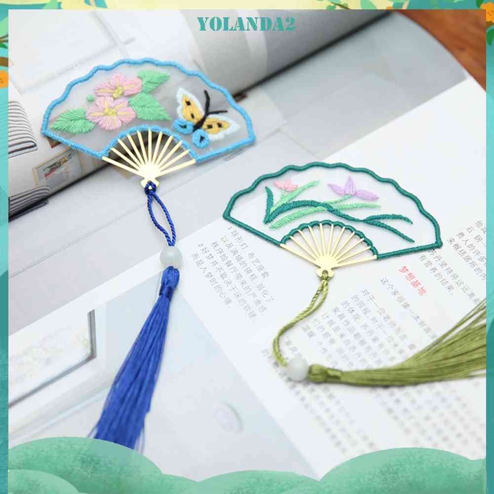 Thẻ Đánh Dấu Trang Sách Hình Quạt Thêu Hoa Phối Tua Rua Kiểu Trung Hoa Dễ Thương