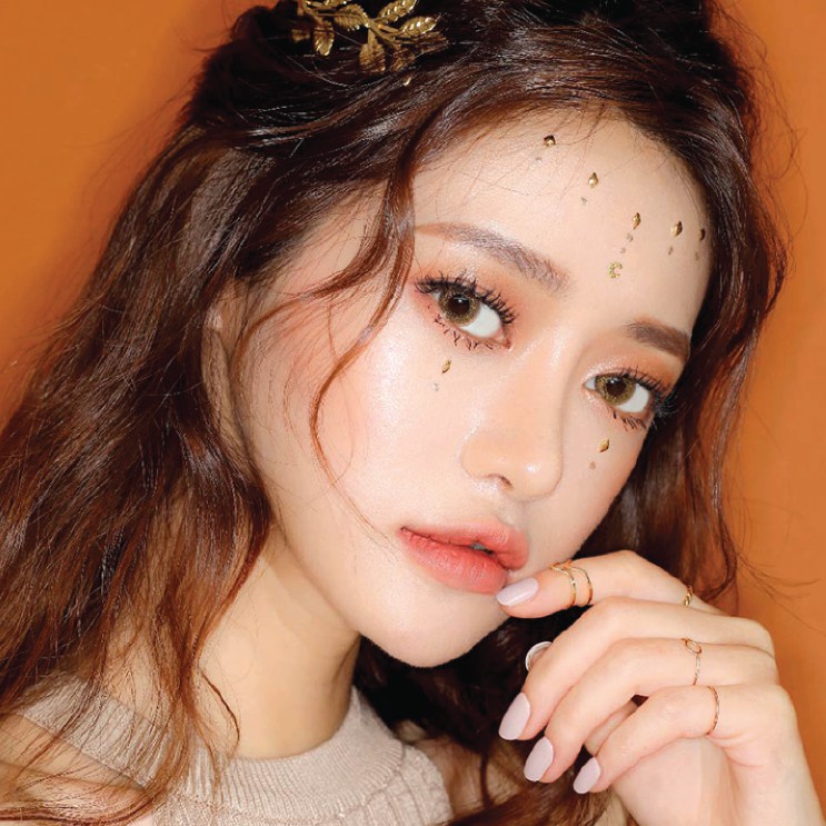 [𝗩𝗮̀𝗻𝗴 𝗔́𝗻𝗵 𝗞𝗶𝗺] Lens ANN365 Dùng 30 Ngày Màu Vàng Ánh Kim Club Gold Pearl Chống Tia UV - Silicone Hydrogel