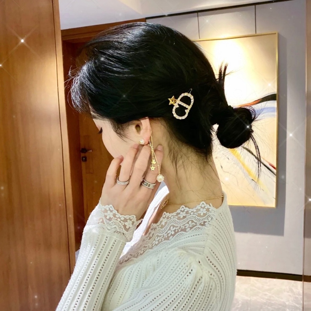 Kẹp tóc thép titan hình logo Dior và ngôi sao năm cánh đính đá thời trang cho nữ