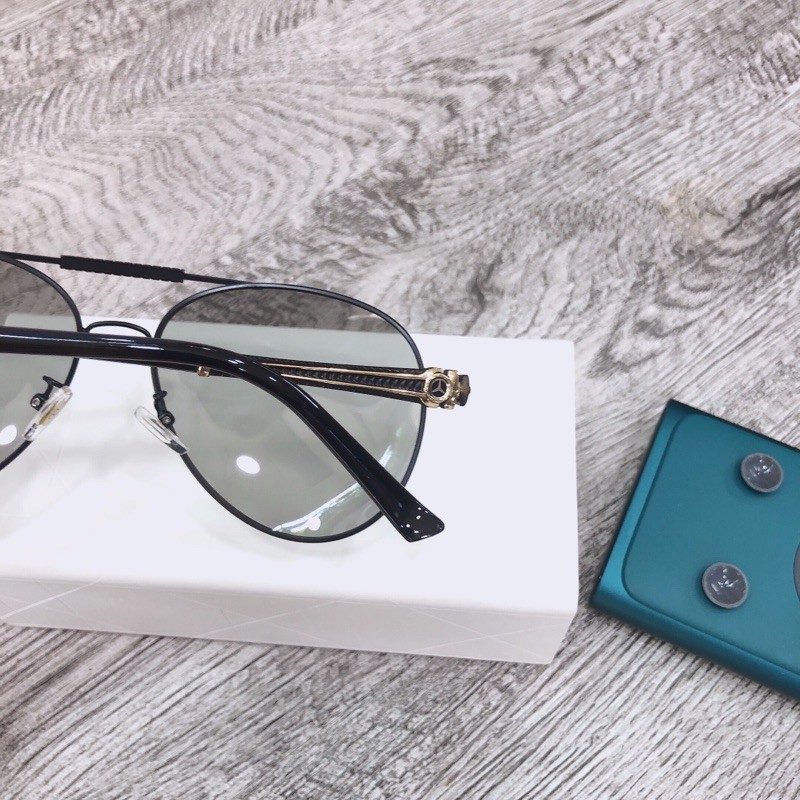 kính nam tròng đổi màu