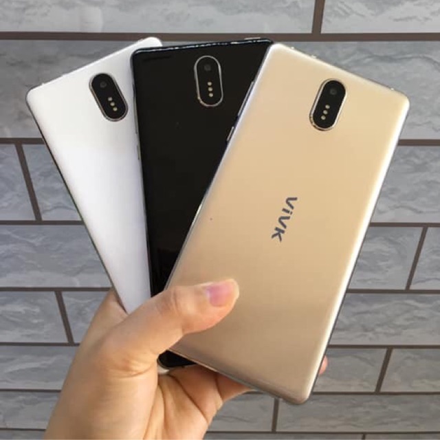 Điện thoại cảm ứng VIVK R76