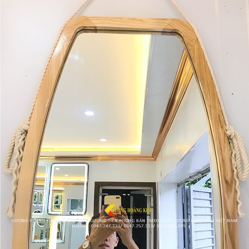 Gương treo tường để bàn trang điểm makeup, gương decor nội thất spa, tiệm nail guonghoangkim mirror GK-0003