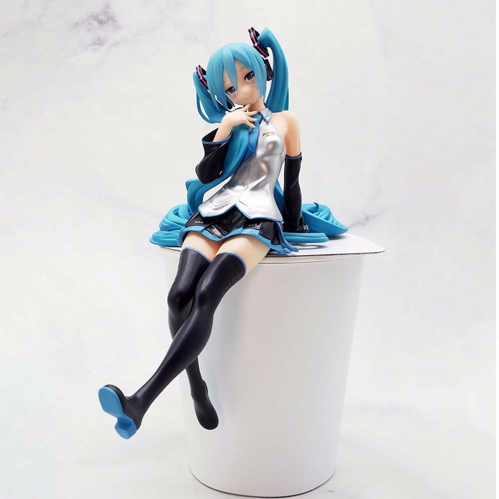 Mô hình nhân vật Hatsune Miku bằng chất liệu PVC