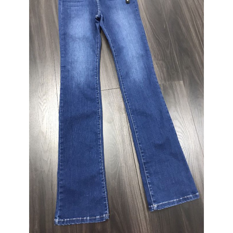 Quần Yếm Jean Sneak peek  xịn ống loe
