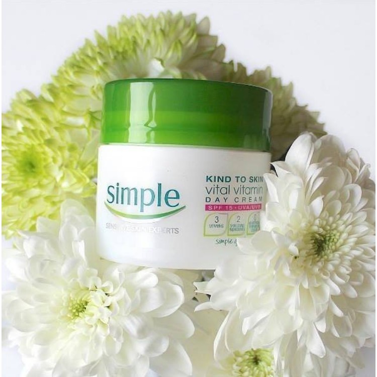 Kem dưỡng da Simple Kind To Skin Vital Vitamin Day Cream, 50ml