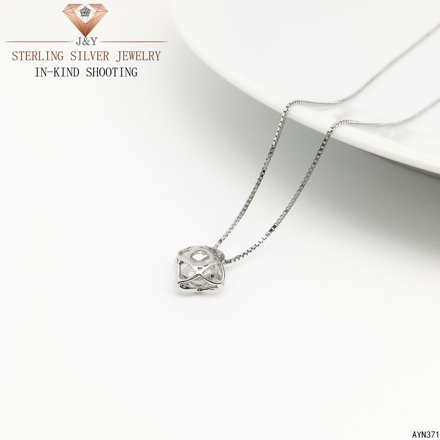 ✨J&Y SILVER✨【In Stock】100% Sterling Silver S925 Necklace Single zirconium Four leaf clover shape Korean fashion Jewelry Gift allergy free 09