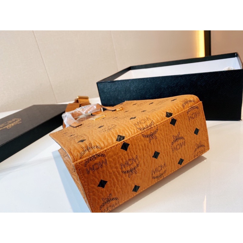 Túi đeo chéo MCM thời trang cao cấp 2022