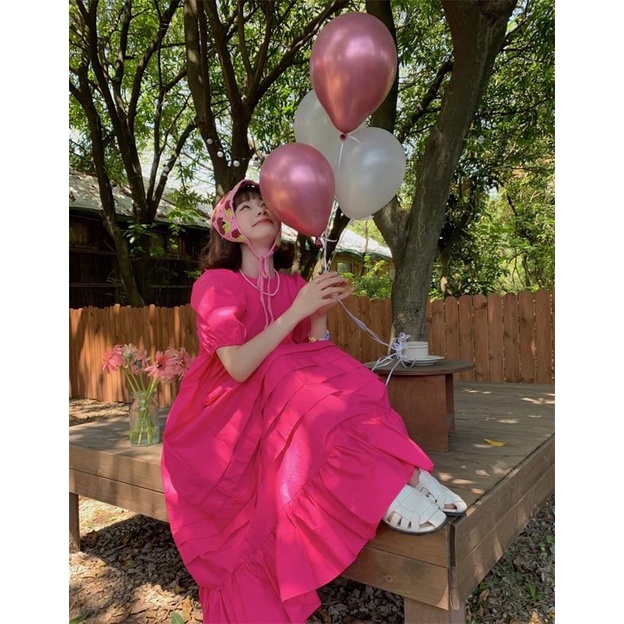 Váy maxi cổ tròn dáng dài xoè đuôi bèo tay bồng