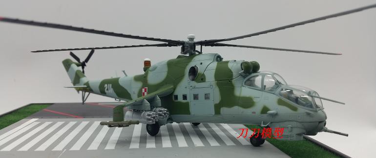 Mô Hình Máy Bay Trực Thăng Điều Khiển Từ Xa 24 Weapon Mi-24 Tỉ Lệ 1: 72